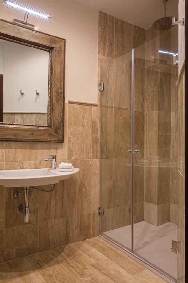 Puerta Catedral Apartments Seville Luaran gambar