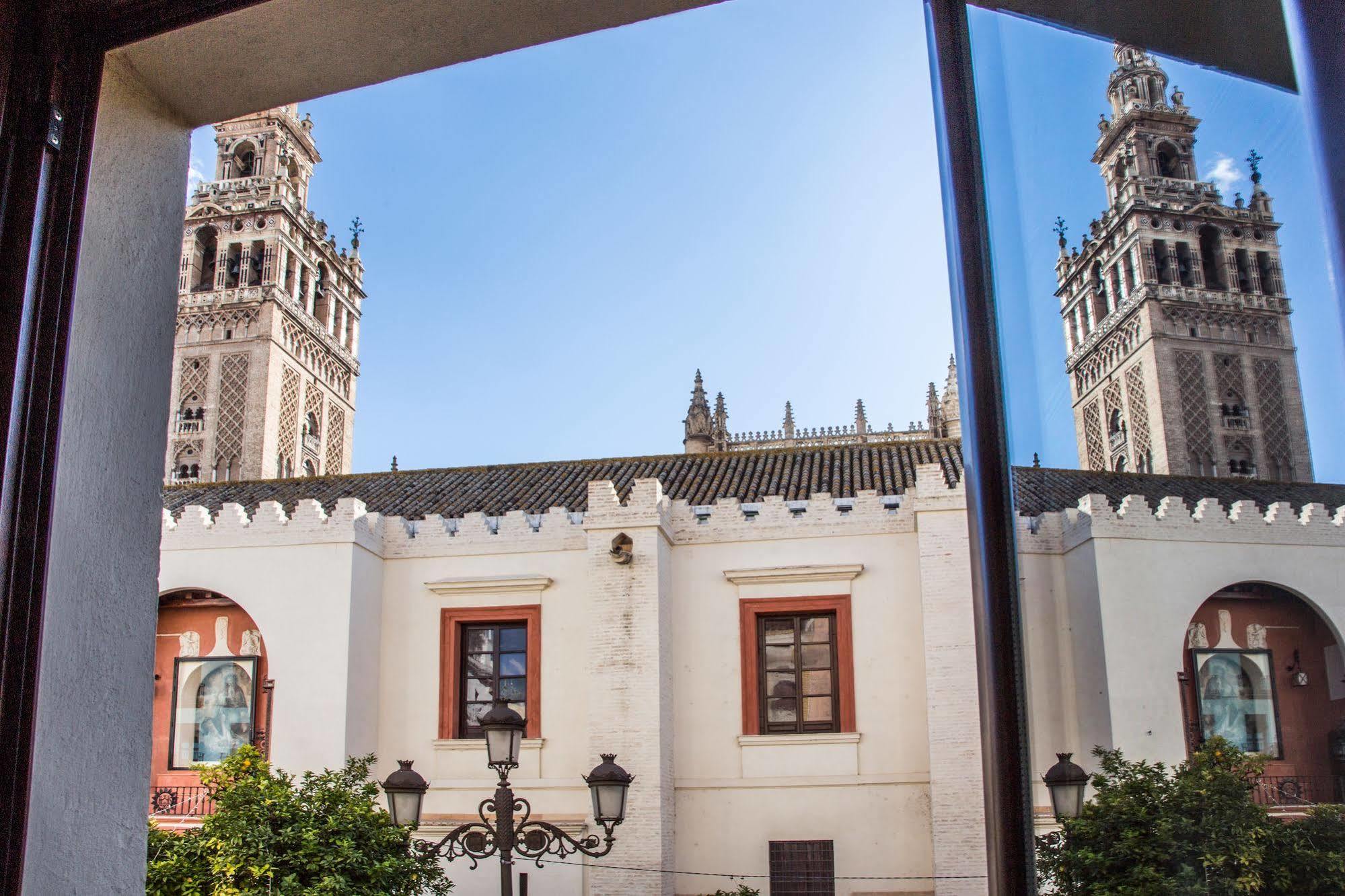Puerta Catedral Apartments Seville Luaran gambar